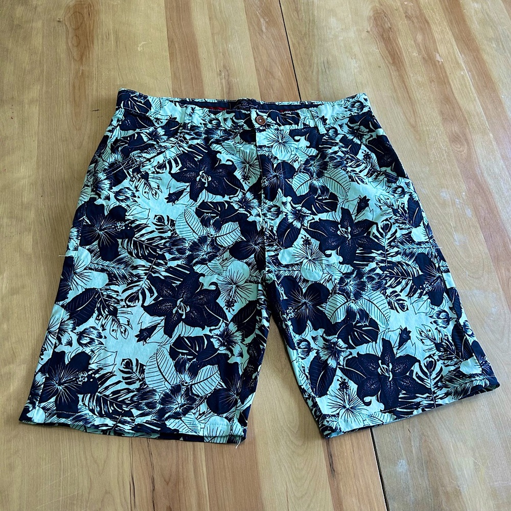 Across The Pond Stretch Flat Zip Mens Hawaiian Style Floral Shorts Size 36